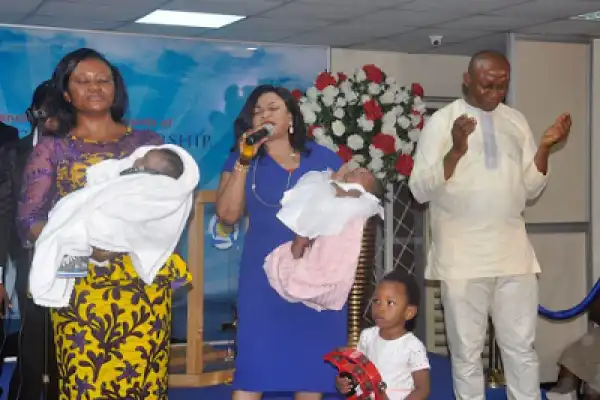 Photos: Nigerian couple welcome a set of twins after 18 years of marriage